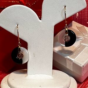 14K Gold Onyx & Mother Of
Pearl Earrings